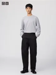 (82)新品 UNIQLO U ワイドフィット チノパンツ ブラック