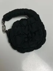 COS コス キルト ポップコーン バッグ ナノ (ブラック)