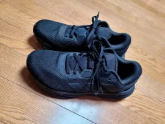アディダス オールブラック スニーカー 25センチ