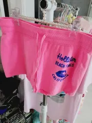 ホリスター ピンク ハーフパンツ