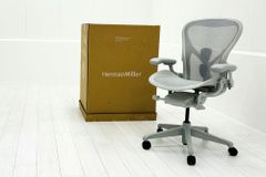 Herman Miller Chair ライトグレー 人形町ピックアップのみ - メルカリ