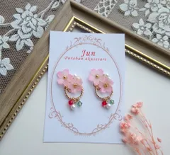 可愛い桜とゴールドリングのピアス、イヤリング