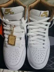 ナイキ エア ジョーダン 1 白/GOLD ハイカット 230mm