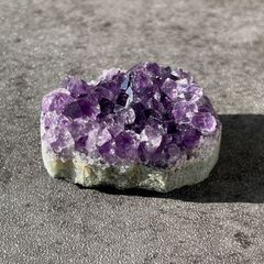 濃紫・極美結晶】ブラジル産 アメジストクラスター 637g (卸値g/10円 