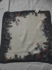 新品)シルク100% スカーフ