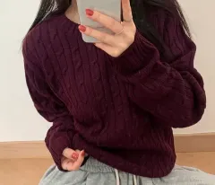 バーガンディ ケーブル編み ニット