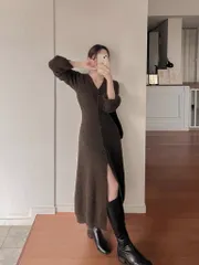 新作)Vネック スリム スリット ニット ロング丈 ワンピース (バルーンスリーブ)