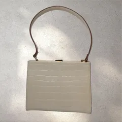 クロコダイル型押し　アイボリー系　ハンドバッグ