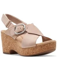 クラークス レディース シューズ サンダル Clarks Womens Giselle Dove Wedge Sandals Sand Nubuck サンド