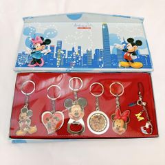 ディズニークルーズDisneyCruise 初航海記念限定バッジシンガポール新品 ディズニークルーズDisneyCruise 初航海記念限定バッジシンガポール