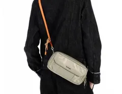 新品未使用　トポロジー　ユニセックス　ユーティリティ サコッシュEW　おしゃれ　ショルダーバッグ ベージュ