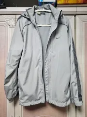 ナイキ ウィンドブレーカー グレー フード ジップアップ ジャケット