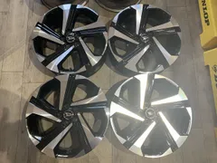ダイハツ ロッキー純正 17インチ 6J +40 PCD100 美品 ライズ等 2601006】ダイハツ ロッキー 純正 ホイール 17インチ 6J +40 PCD100 5H