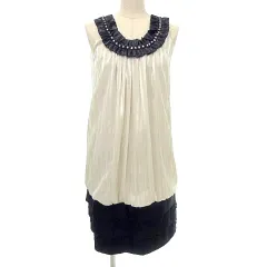 アクシーズファム axes femme ドレス ワンピース ひざ丈 ノースリーブ バックフリル ビジュー Ｍ アイボリー 黒 ブラック A0206