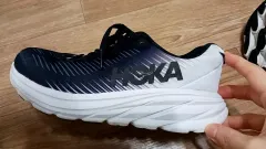 HOKA ホカ スニーカー ランニングシューズ