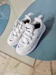 ナイキ エアマックス キッズ スニーカー 白 クリーニング済