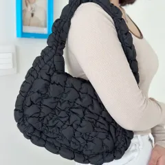 COS コス キルティング ミニ トゥーバッグ 雲バッグ ブラック(マイクロではありません)