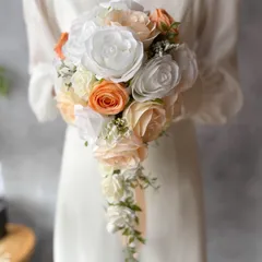 白バラ×オレンジキャスケードブーケ☆ブートニア