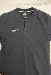 ナイキ 半袖Tシャツ 出品