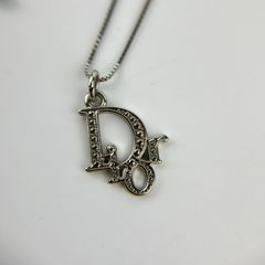 ディオール dior CD ペンダント ネックレス ロゴ シルバー Y820 - メルカリ
