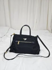 PRADA ブラック ナイロン トートバッグ