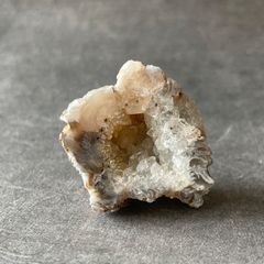 743】434g 富山県産 医王山 玉髄 瑪瑙 メノウ 水晶 水石 鑑賞石 - メルカリ
