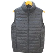 ユニクロ UNIQLO ダウンベスト S 黒系 ブラック ジップアップ ハイネック サイドポケット