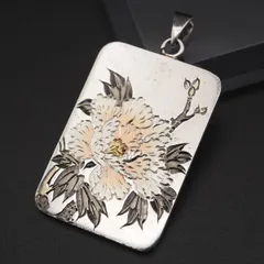M066 ヴィンテージ SILVER刻印 ペンダント トップ 牡丹 花彫刻 プレート デザイン シルバー チャーム ヘッド