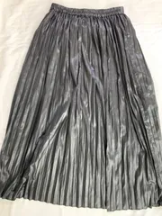 a.V.V.  プリーツスカート スカート   黒 グレー 光沢感　ウエストゴム