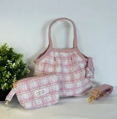 【裁縫ストア・ボヌール】大人かわいい　ツイール生地　ピンク/ホワイト/ラメ入り　トートバッグ　グラニーバッグ(小さめ)　ポーチ　ショルダーバッグ　サコッシュ　ハンドバッグ　ショルダーストラップ付き　 ハンドメイド　ゴージャス/ №500-762