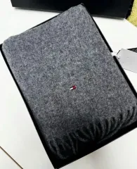 トミーヒルフィガー マフラー