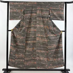 【在庫一掃】 小紋 身丈154.5cm 裄丈61.5cm S 袷 花唐草 段縞 縮緬 灰茶 正絹 秀品 【中古】