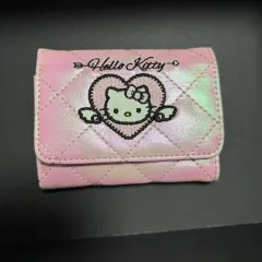 スピンズ spinns ハローキティ 二つ折り財布