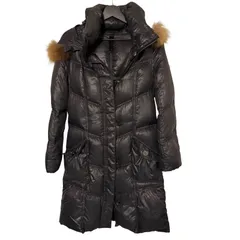  qualite（カリテ） ファー付きロングダウンコート スリムデザイン リアルファー 高級感 ブルーブラック 上品 婦人服【DD138】