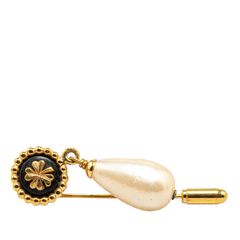 CHANEL シャネル ピンブローチ クローバー&コスチュームパール - メルカリ