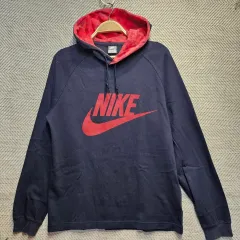 ナイキ フード付きTシャツ