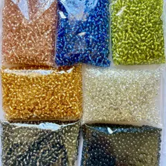 【シードビーズ　丸ビーズ　7種セット　約700ｇ　】まとめ売り　特大　グラスビーズ　ハンドメイド　アクセサリーパーツ