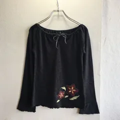 美品✨ シュガード Sugared ニット 花柄 フラワー 刺繍 ブラック 黒 長袖 オフショル風 肌見せ ショート丈 クロップド丈 広めネック 平成 レトロ y2k 大人 可愛い 細身 ウール wool 毛 小さめのサムネイル