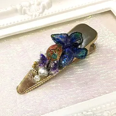 花に集う蝶と秋雨のヘアクリップ＊レジン×ドライフラワー ハンドメイド oh-01898