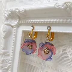 月のしずくから生まれた花イヤリング＊パープル×ゴールド×ピンク ハンドメイド oh-02235
