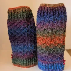 ☆ﾊﾝﾄﾞｳｫｰﾏ‐　ﾊﾝﾄﾞﾒｲﾄﾞ手編み。ｳｰﾙ100%暖か✧