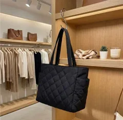 【大人気】キルティング　トートバック　ブラック　A4 肩掛け　軽量　大容量　黒