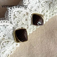21302ヴィンテージ ブラウンレザー調にゴールドフレームのイヤリング
