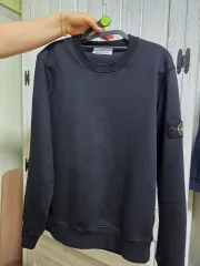 ストーンアイランド ブラック スウェット Tシャツ