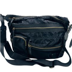 トリーバーチ エナメル 大容量 黒 デカロゴ パテントレザー TORY BURCH