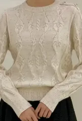 アイボリーケーブルニット