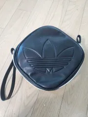 adidas クロス ミニバッグ