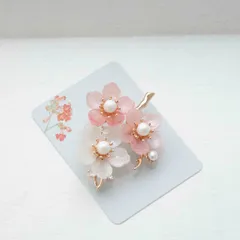 枝に咲くお花のブローチ　桜　花海棠　入園式　卒業式