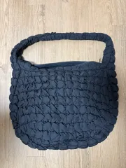 コス キルト オーバーサイズ ショルダーバッグ ブラック