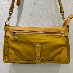 9567　russet　ラシット　ショルダーバッグ　ポシェット　サコッシュ　イエロー　黄色　肩がけ　斜めがけ　クロスボディ　ナイロン　レザー